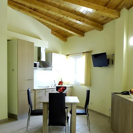 Giuliano Apartahotel
