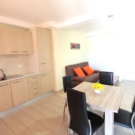 Giuliano Apartahotel 3*