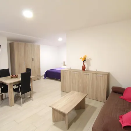Giuliano Apartahotel 3*